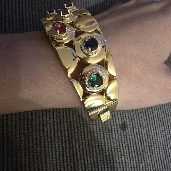 21kgp Dubai Jewelry Elegant Gold and Gemstone Bracelet and Ring Set - Picture 5 of 16